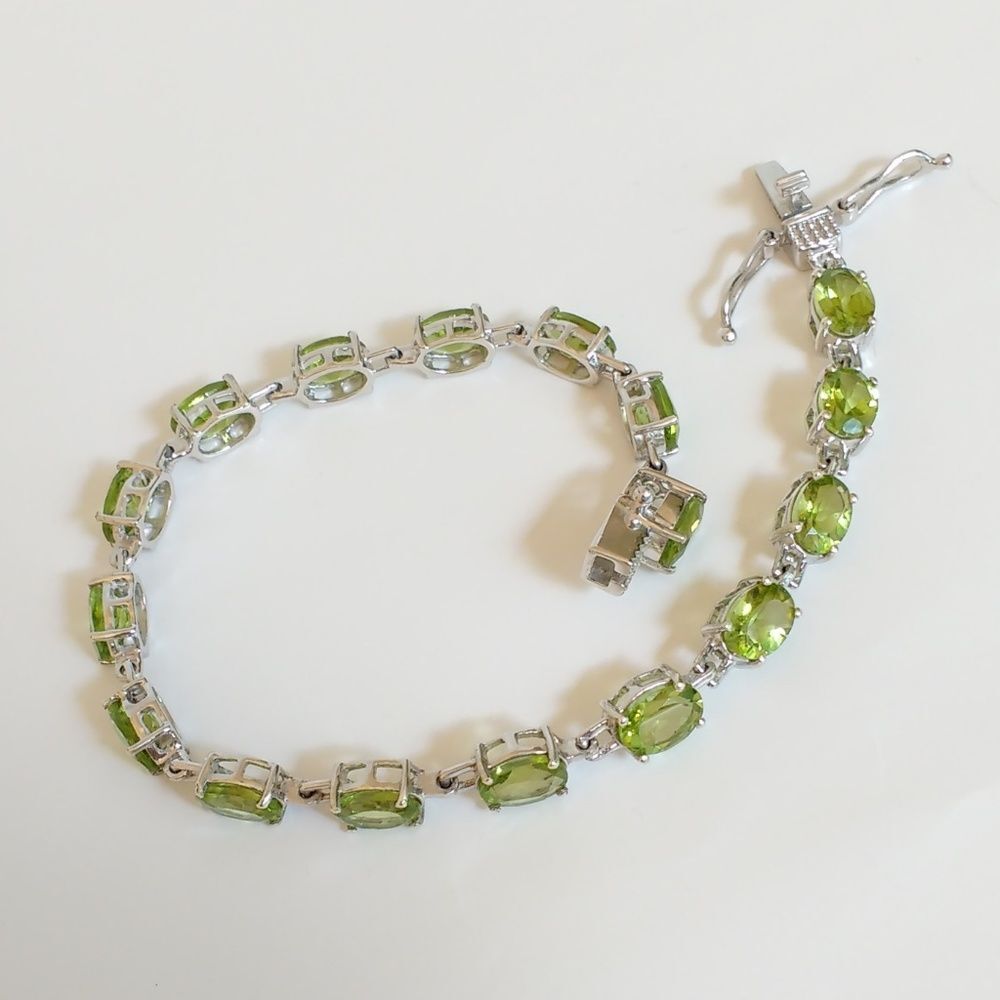 Hebei Peridot Tennis Bracelet - Picture 5 of 7